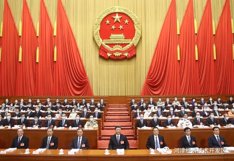 李克强,汪洋,王沪宁,赵乐际,韩正,王岐山和大会主席团成员在主席台