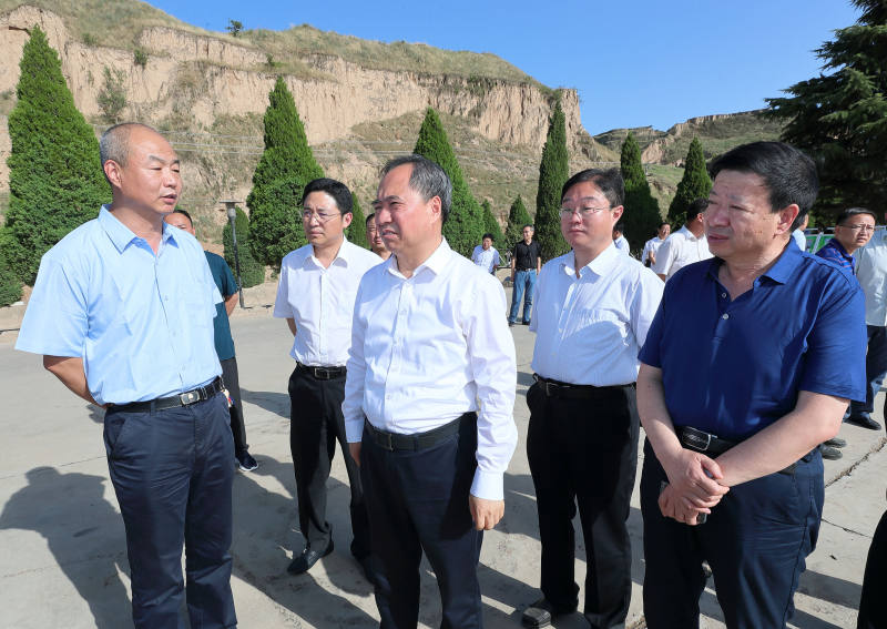 市委书记丁小强,市委副书记,市长储祥好先后陪同调研.