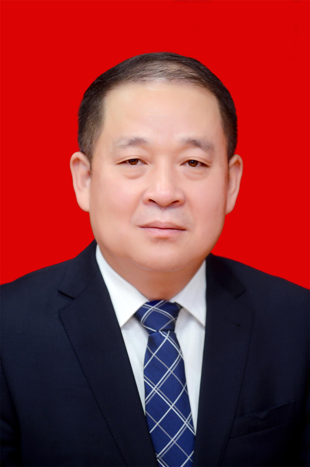 中共党员,现任运城市人大常委会副主任,新绛县委书记
