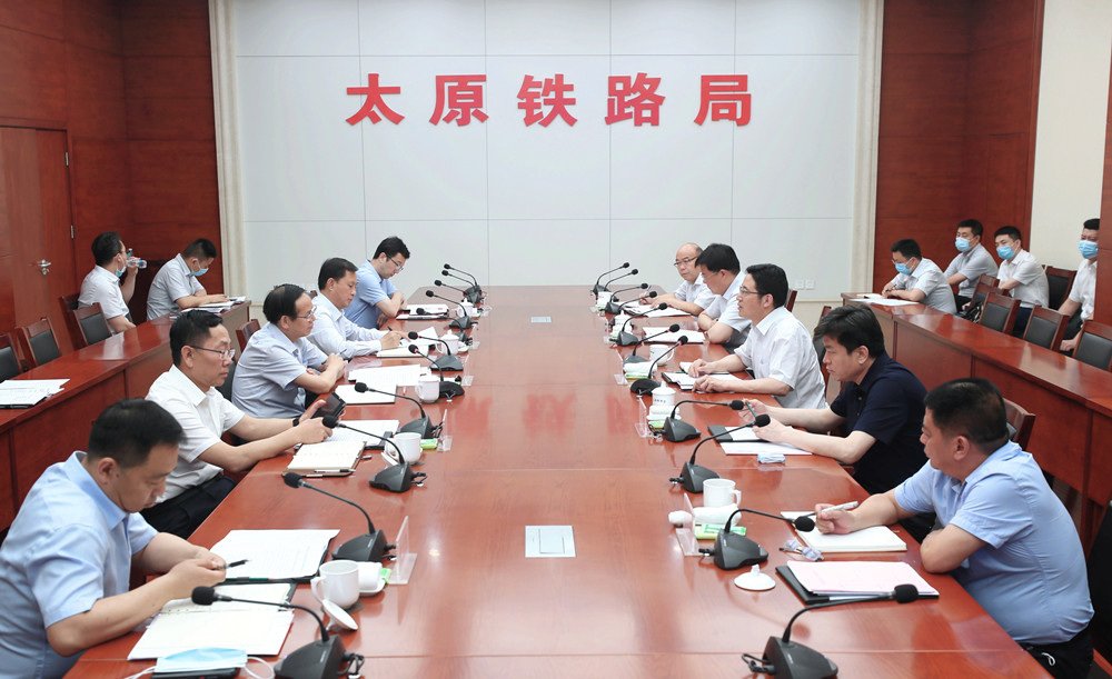 儲祥好赴太原鐵路局協調推進運三客專等項目建設